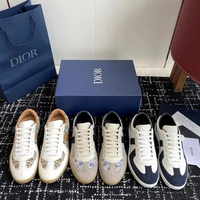 Sneakers product example